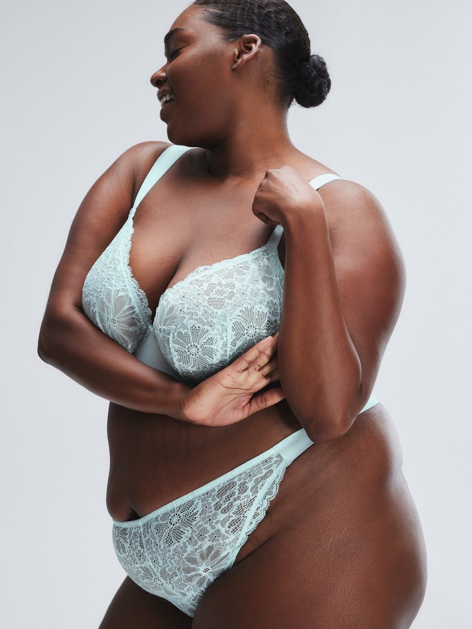 Bold Lace Unlined Plunge Bra