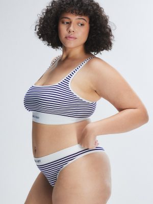 Seamless High-Waist Thong Panty