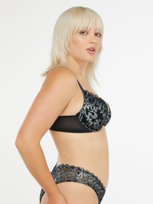 Sharp Dresser Lace Push-Up Bra