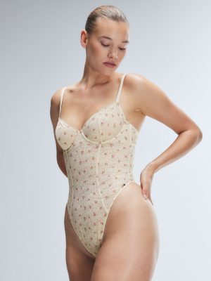 Signature Script Underwire Teddy
